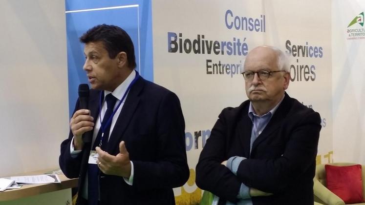 Paris, le 21 février. Xavier Beulin (président de la FNSEA) et l’écrivain Erik Orsenna inaugurent la deuxième édition du forum Open agrifood.