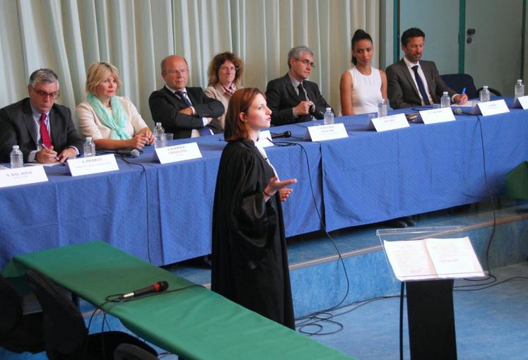 Le 29 mai, à Chartres. Lucie Moons, en robe d’avocat, a représenté brillamment le lycée agricole de Chartres-La Saussaye devant le jury du concours départemental d’éloquence contradictoire.