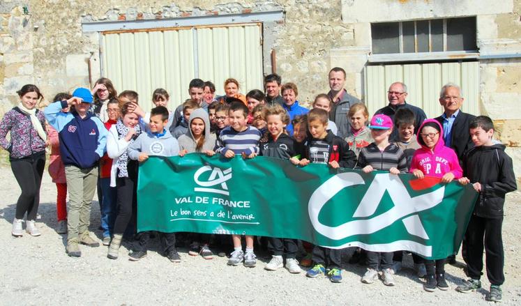 Le 9 juin, à Marolles-les-Buis. La classe de CE2 de l’école du centre de Nogent-le-Rotrou a participé à l’opération « Fermes ouvertes » chez les éleveurs Caroline et Jean-Luc Debray.