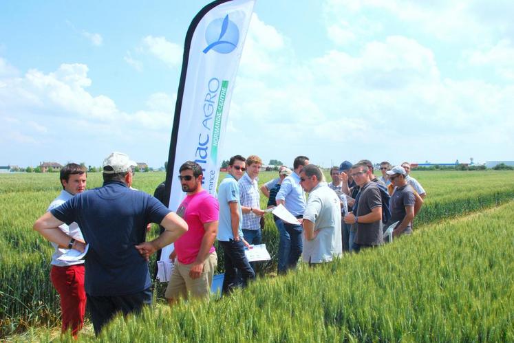 Le 11 juin, à Châteaudun. La société malouine Timac agro a invité les agriculteurs sur sa plate-forme d’essais du lycéee de Nermont.