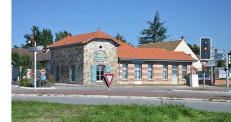 L’ancienne gare de Feucherolles (Yvelines) est devenue la Maison de la plaine.