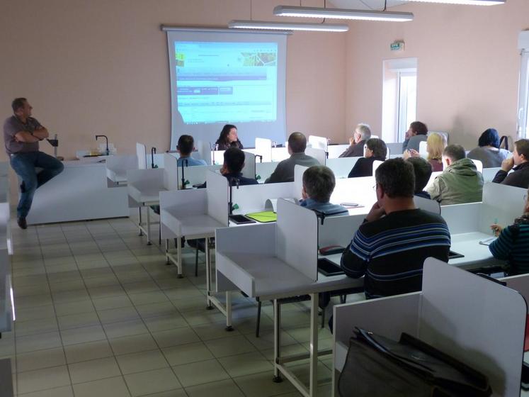 Le 5 novembre, à Noyers-sur-Cher. Une cinquantaine de personnes est venue se familiariser avec le logiciel Innov’agro.