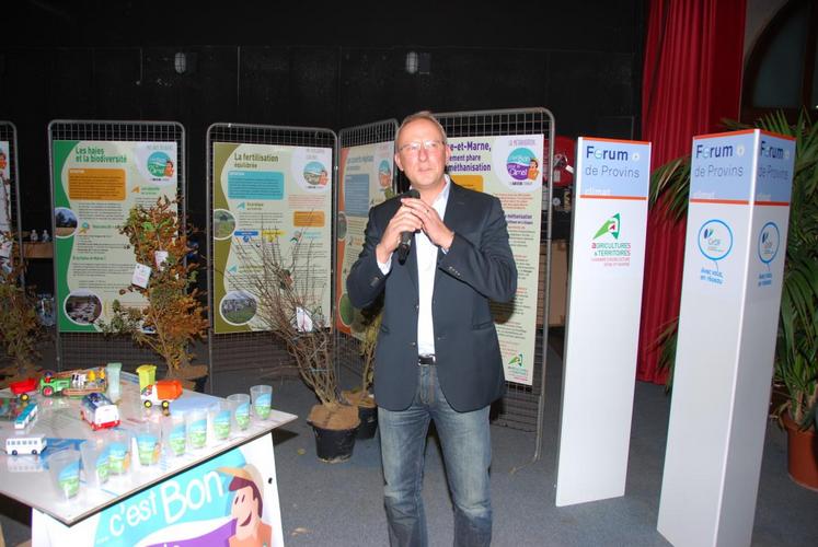 Provins, vendredi 6 novembre. Le vice-président de la chambre, Christophe De Rycke, a présenté le rôle de l’agriculture dans la préservation de l’environnement.