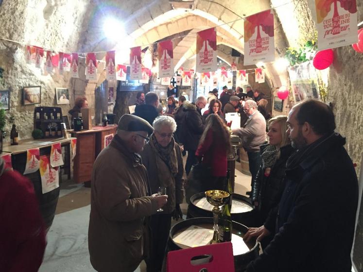 Montrichard, le 21 novembre. Lors des Rendez-vous du touraine primeur, les visiteurs ont pu goûter le premier vin du millésime 2015.