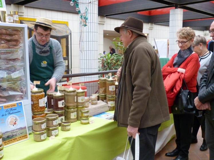 Trente-quatre producteurs seront présents à la huitième édition du marché de Noël fermier de Bienvenue à la ferme. (Archives 2014)