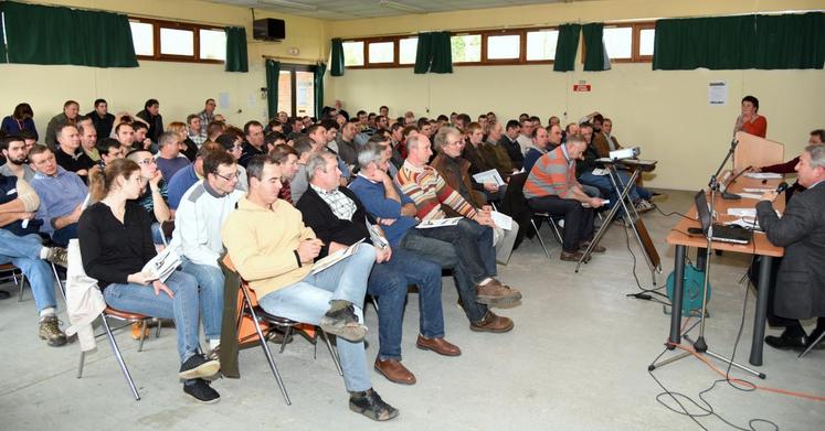 Le 17 décembre, à Miermaigne. Les éleveurs sont venus en nombre pour la quatrième édition des Universités du soir de la chambre d’Agriculture.