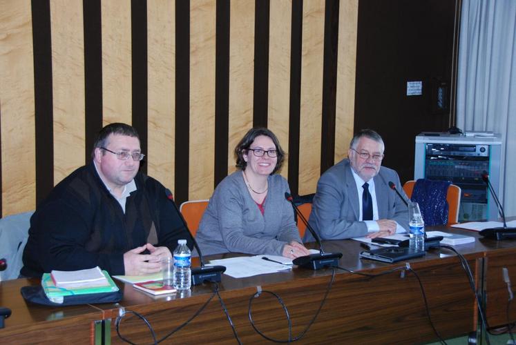 Le Mée-sur-Seine, mardi 16 février. La nouvelle présidente de l’association Drive fermier Seine-et-Marne, Benédicte Fournier, aux côtés de Michel Biberon et Thierry Bontour.