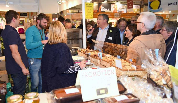 Le 3 mars, à Paris. Huit producteurs se sont relayés sur le stand des produits d’Eure-et-Loir au Salon international de l’agriculture.