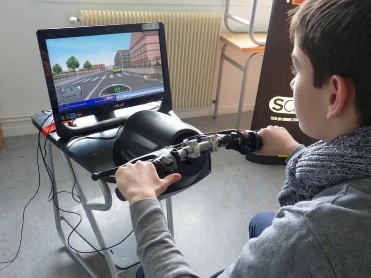 Le 7 mars, à Montoire. Le lycée agricole a mis en place deux simulateurs de conduite de deux roues pour sensibiliser les jeunes aux risques de la route.