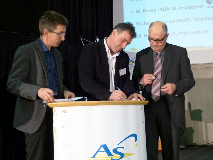 Le 10 mars, à Fossé. Un partenariat a été signé entre l’AS Centre-Loire, le GHN et AG2R la mondiale.