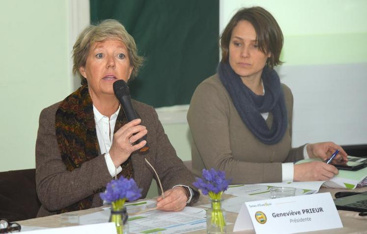 Le 14 mars, à Oinville-sous-Auneau. La présidente de l’association de la marque Terres d’Eure-et-Loir, Geneviève Prieur (à g.) se bat pour obtenir des financements.