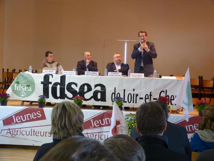 Le 18 mars, à La Chapelle-Saint-Martin. « Idées reçues et solutions » était le thème de la journée grandes cultures de la FDSEA et de JA.