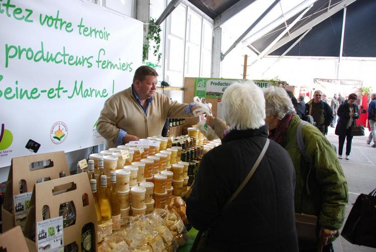 Grande première, les producteurs du terroir réunis  sous la bannière « Découvrez les produits du terroir de Seine-et-Marne ! » mettent en avant les marques Bienvenue à la ferme et Produits et terroirs Seine-et-Marne.

