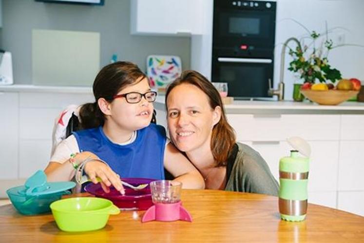 « Dans le quotidien d’un enfant différent, manger, boire, se laver les mains et même jouer, c’est compliqué. »