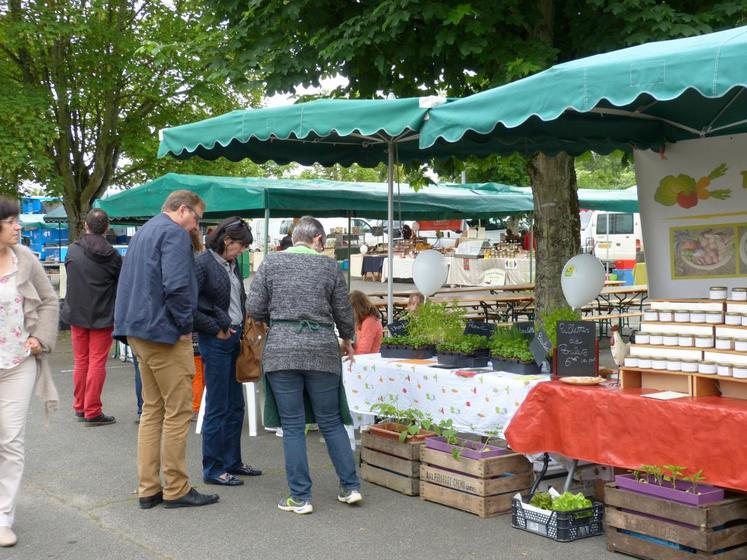 Le 5 juin, à Blois. Bienvenue à la ferme a fêté ses vingt ans avec un marché en extérieur.