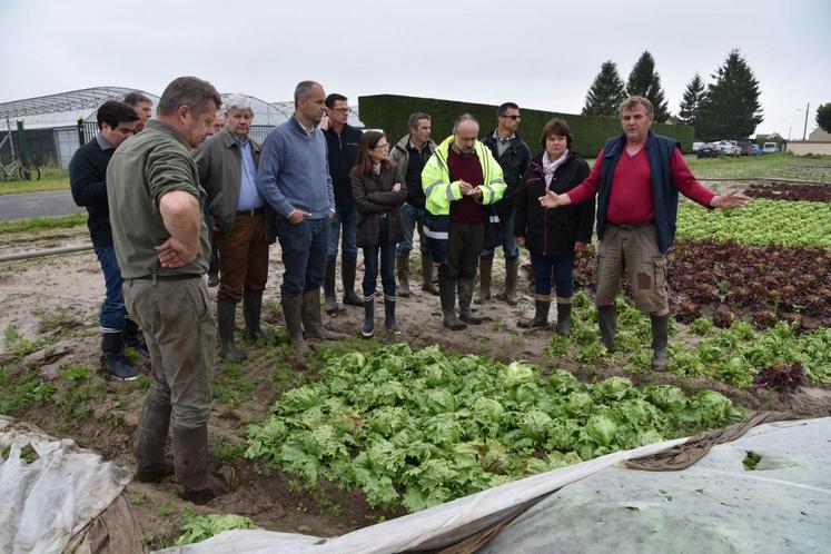 Philippe Durchon, maraîcher à Chailly-en-Bière, explique les conséquences des inondations : ses cultures sont entièrement détruites.