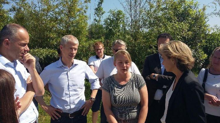 Guérard, jeudi 9 juin. Aux côtés du député-maire du secteur, Franck Riester, Valérie Pécresse est venue échanger et constater de visu les dégâts causés par les inondations sur l’exploitation de Sophie Désert. 