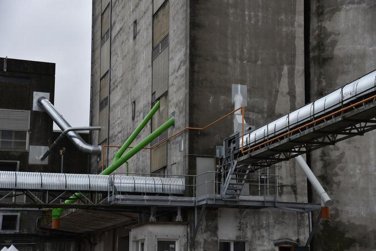 La ligne dédiée aux céréales biologiques est clairement identifiée en vert.