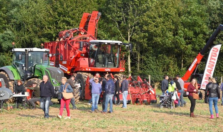 Les professionnels agricoles n’ont pas manqué le rendez-vous de Jeunes agriculteurs, certains soulignant qu’ils avaient noués plus de contacts que lors du dernier salon InovAgri...