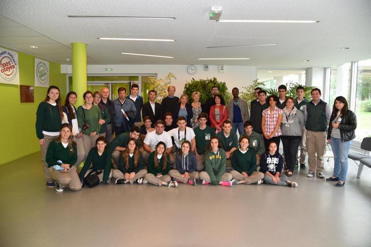 Brie-Comte-Robert, lundi 19 septembre. Les étudiants argentins sont accueillis au sein du lycée Bougainville par un représentant de l’ambassade d’Argentine, Garcia Munoz, et des représentants du ministère de l’Agriculture et la correspondante régionale de la Coopération agricole.