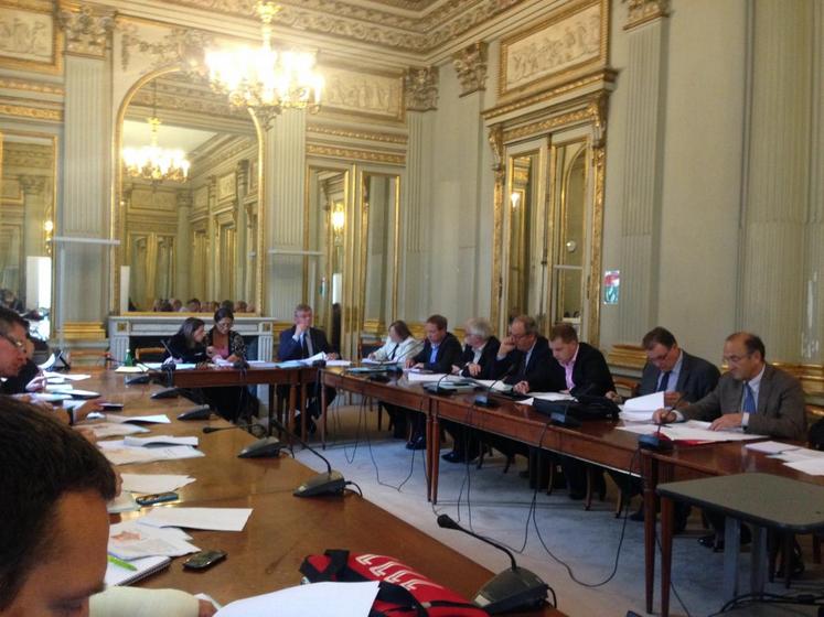 A Paris, le 21 septembre. Au cours d’une conférence, le conseil régional a présenté le pacte agricole.