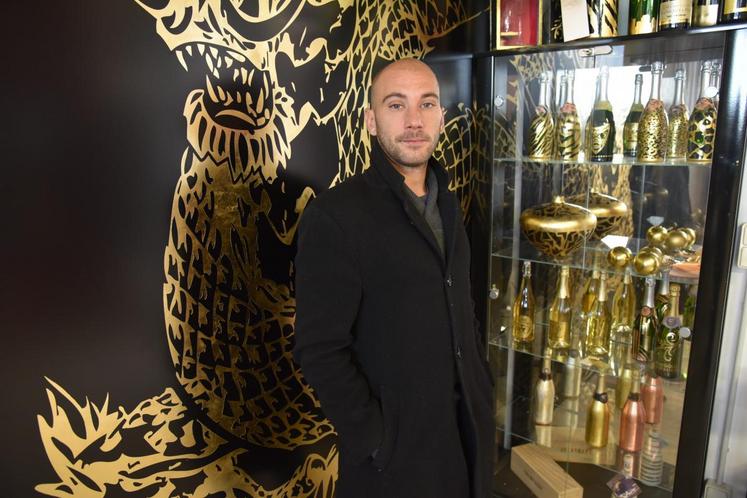 En avril 2015, Morgan Le Roux a doré des bouteilles de champagne représentant l’art culinaire de chefs étoilés milanais. Ces bouteilles ont été exposées à Milan pendant la design-week. 

