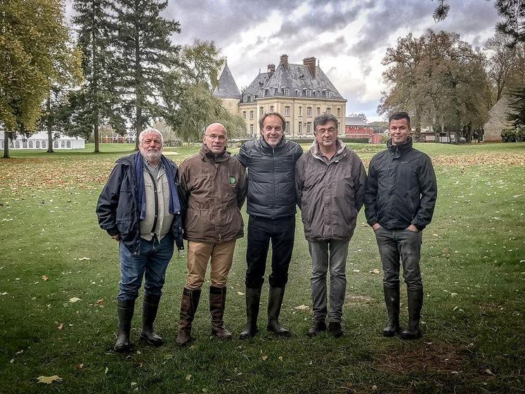 Le maître des lieux, Hervé Taieb (au milieu) s’est entouré des meilleurs de la discipline (chef de piste, designer, constructeur) pour donner vie à l’événement.