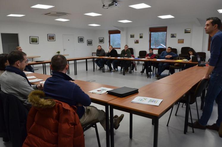 A Etampes (Essonne), le 24 janvier. Une quinzaine de producteurs de grandes cultures a assisté à la formation « Construire et dimensionner son projet en maraîchage » proposé par la chambre d’Agriculture. 