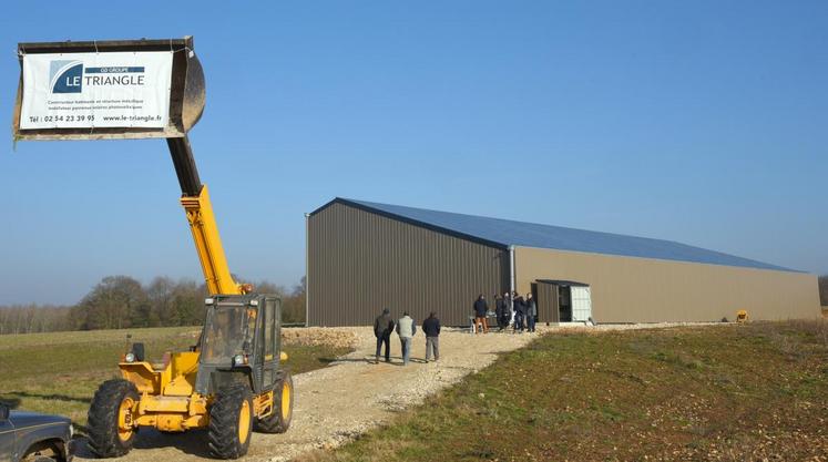 Le 28 janvier, à Conie-Molitard. Aujourd’hui, une installation photovoltaïque permet de financer le bâtiment qui se trouve dessous.