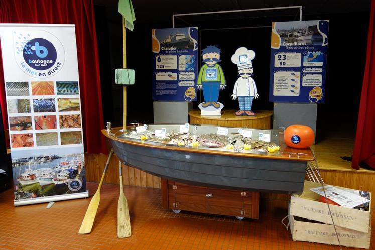 Le stand Mr Goodfish lors de la conférence sur le thème de la consommation responsable des produits de la mer, mardi 7 février 2017 à Blois.