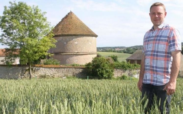 Agriculteur à Ecquevilly, Philippe Vandeputte est l’un des deux agriculteurs franciliens à avoir créé des logements étudiants à la ferme.