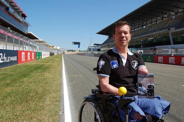 « Finalement, mon lourd handicap m’a permis de réaliser un rêve que je pensais inaccessible : participer aux 24 Heures du Mans, la plus grande et difficile course automobile au monde »
DR : Frédéric Sausset