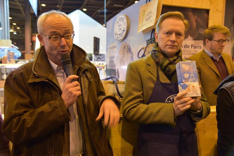 Paris, mardi 28 février. Halle un, sur le stand de la Ferme de Viltain (Yvelines) qui, avec deux les fermes de Bissy (photo) et Grignon, a lancé des briques de lait d’Ile-de-France.