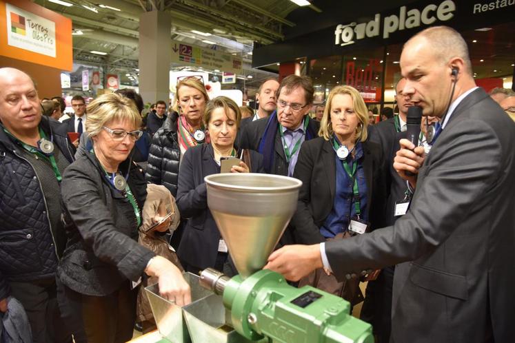 Arnaud Rousseau, président d’Avril, a présenté la filière des oléo-protéagineux de manière claire et pédagogique. Il a  insisté : « C’est dans l’organisation qu’on arrivera à trouver des solutions.
