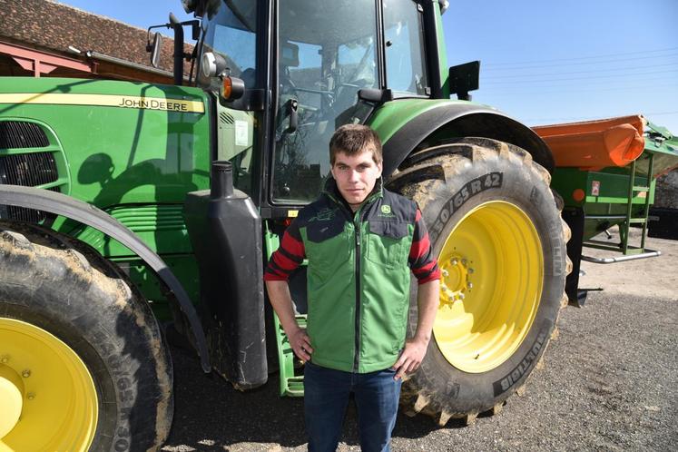 Faremoutiers, jeudi 16 mars. Frédéric Coibion est surpris par l’engouement suscité par son projet de production de légumes de plein champ.