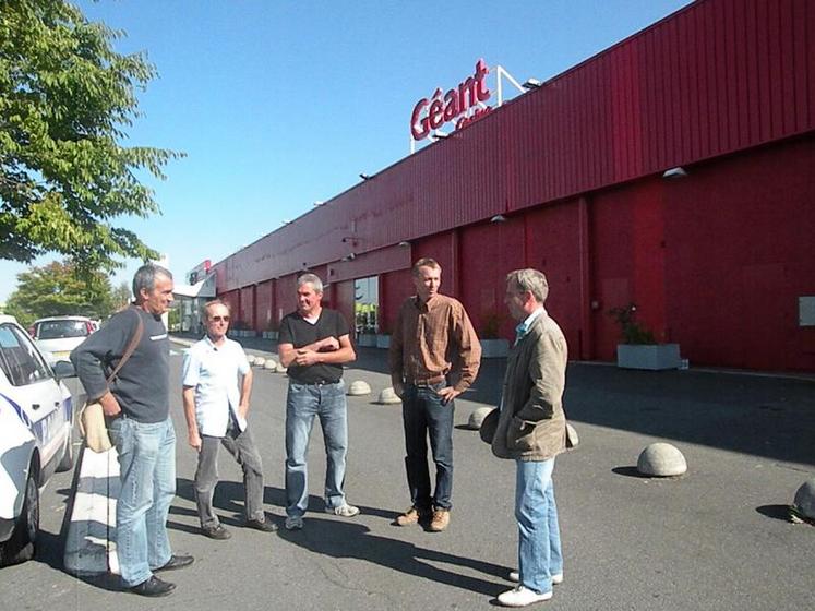 La délégation du Loiret menée par Bruno Verkest à gauche de l’image.