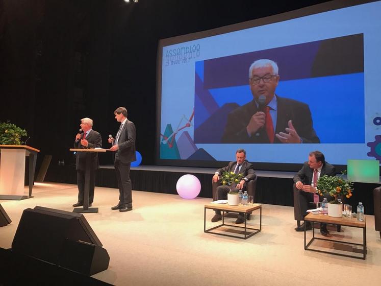 Thierry Martel, directeur général de Groupama SA et Amaury Cornu-Chauvin, administrateur national répondent aux questions de la salle