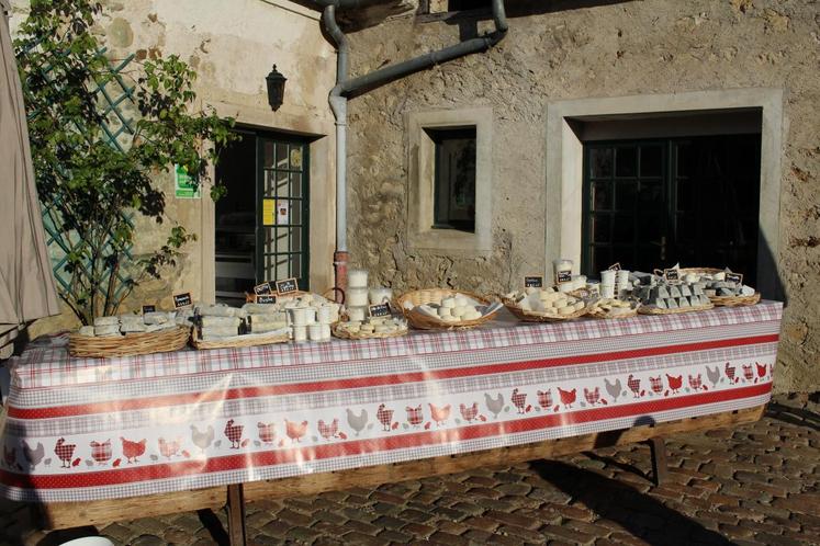 (Archives) Les fromages de chèvre Moret tout comme le cidre et le jus de pomme, seront proposés aux côtés des autres produits locaux.