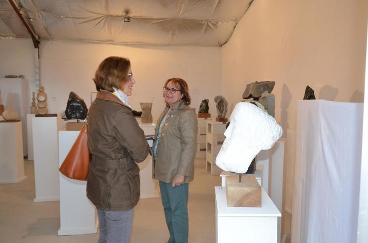 Les visiteurs ont profité des nombreuses expositions artistiques.