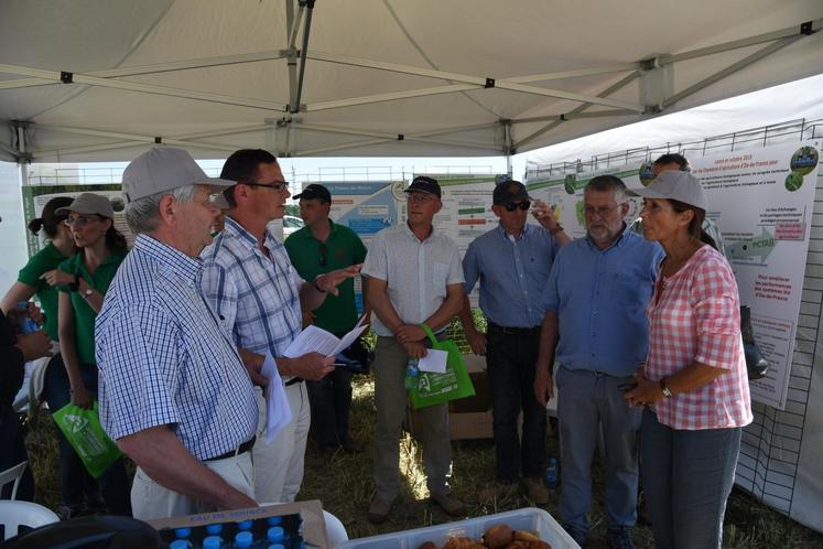 Echanges sur l’agriculture biologique, notamment la problématique du non versement des aides.