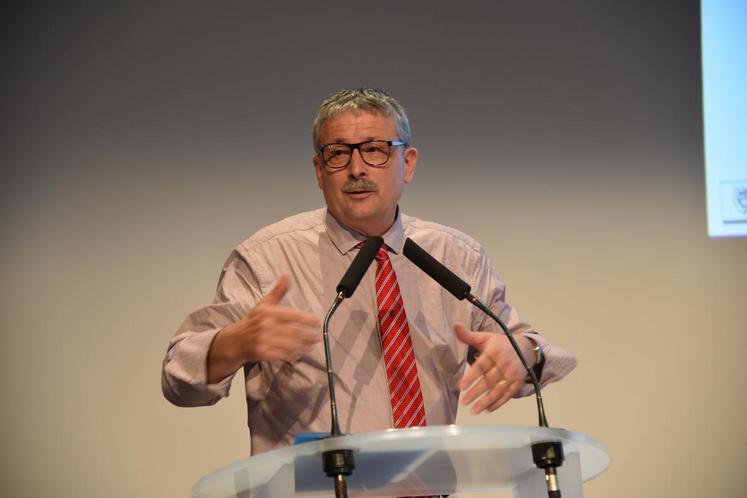 Le président de la caisse nationale de la MSA, Pascal Cormery, est intervenu devant les délégués.