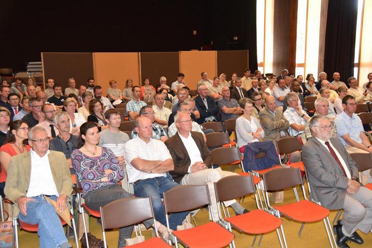 Les participants sont venus plus nombreux que lors des précédentes réunions.