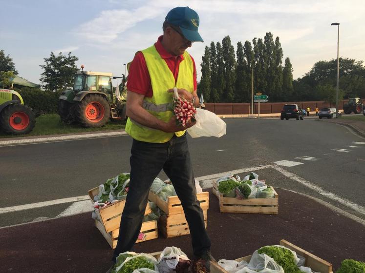 Bottes de radis et salades ont été  rapidement écoulées...