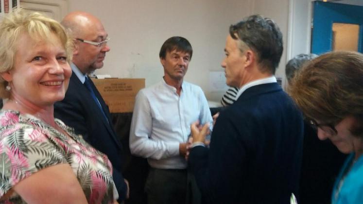 Versailles, le lundi 10 juillet. De gauche à droite : Emmanuelle Jacquin-Joly, directrice de recherches, Stéphane Travert ministre de l’agriculture, Nicolas Hulot, ministre de la transition écologique et Herman Hofte, directeur de recherches.