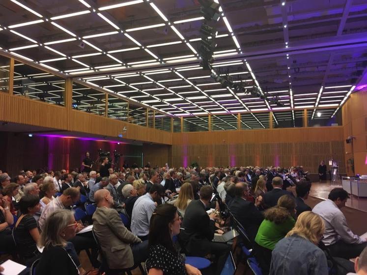 Paris, le 20 juillet. Au ministère de l’Economie et des finances, la première journée a été marquée par de vifs débats. 