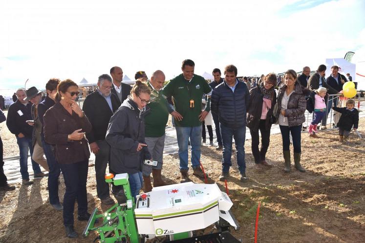 Les démonstrations du robot Oz étaient une des animations proposées par la chambre d’Agriculture et qui a attiré de nombreux visiteurs. 