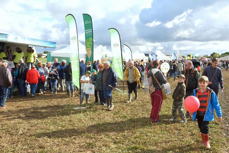 Le 17 septembre, à Châteaudun. Les conditions météo n’ont pas complètement dissuadé le public de se rendre à la fête de Jeunes agriculteurs qui a enregistré près de 3 000 entrées.