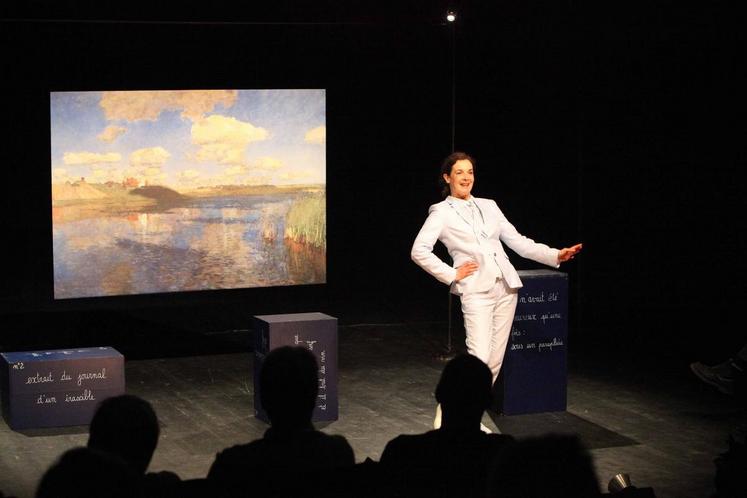 Une trentaine de spectateurs a assisté le dimanche 10 septembre à la première représentation de la pièce de théâtre « Champagne ! » par La compagnie du hasard au Château de Troussay.