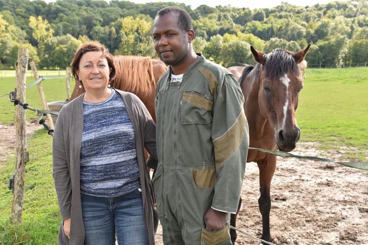 Guérard, mercredi 20 septembre. Avoir l’oeil sur l’animal est très important pour Béatrice et Jocelyn Deloumeaux.