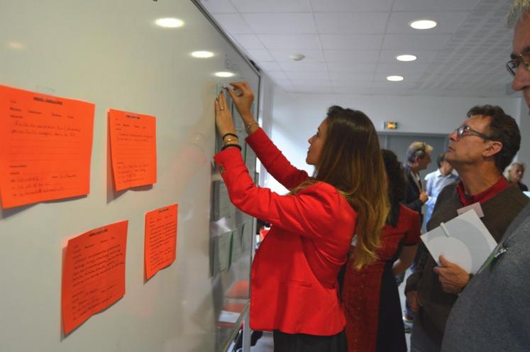 Un mur de petites annonces a permis aux participants d’afficher leurs offres ou leurs recherches (photo : Bio Centre)
